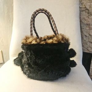 Beautiful FAUX FUR TASSEL BALL BAG ❤️❤️❤️